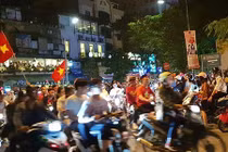 Mừng Việt Nam thắng Philippines quá khích, 3 xe máy bị cảnh sát tạm giữ