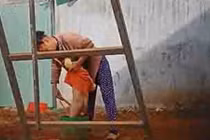 Rúng động: Bảo mẫu thọc cây vào bộ phận sinh dục bé 2 tuổi