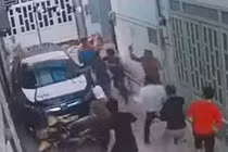 Hỗn chiến chết người từ việc trêu đùa của bạn gái