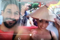 Công an in ảnh, tìm tung tích lái xe xích lô bị tố trả tiền âm phủ