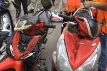 Hiện trường vụ cháy công trình BV Việt Pháp khiến loạt xe máy biến dạng