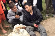 Vĩnh Phúc: Hai thanh niên trộm chó bị dân vây đánh tóe máu