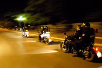 Cảnh sát cơ động truy đuổi hai người mang ma túy như phim hành động