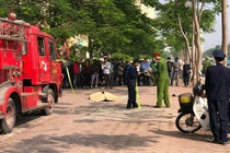 Xe chữa cháy công an quận Tây Hồ va chạm xe máy, 1 người chết