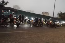 Hà Nội: Chợ tạm, không phép “mọc” ngang nhiên tại quận Cầu Giấy 