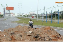 Cận cảnh ngổn ngang đường nghìn tỷ đắp chiếu sau thông xe