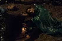 Nam thanh niên đi xe máy bất tỉnh sau va chạm ô tô Kia Forte Koup 