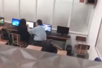 Thầy giáo dạy Tin Nhà thiếu nhi TP.HCM bị tố sờ đùi, nựng má học sinh?