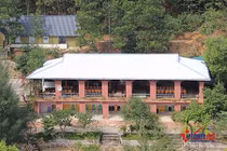 KDL suối Đá Bàn "chình ình" trái phép trên đất rừng Hạ Long