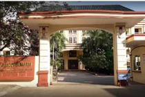 Con lãnh đạo được nâng điểm ở Hòa Bình không bị đuổi học: Vì sao?