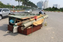 Nữ sinh đi xe đạp điện trọng thương vì va chạm xe ba gác