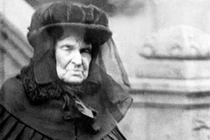 Cuộc sống bần cùng của người đàn bà giàu nhất nước Mỹ 