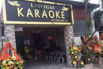 Nhân viên quán karaoke đâm chết đồng nghiệp vì...tới muộn