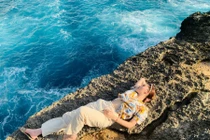 Dàn mỹ nhân showbiz Việt “đua nhau” thả dáng bên bờ biển, hồ bơi