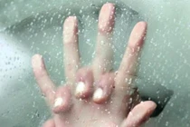 Cô gái bị người yêu quen qua facebook dọa tung ảnh khỏa thân