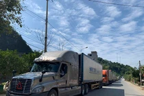500 xe nông sản Việt bị tắc ở cửa khẩu Tân Thanh: Trung Quốc lại “bày trò” gì?