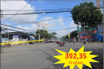 Ngân hàng ồ ạt rao bán xe sang, lô đất trăm tỉ để thu hồi nợ