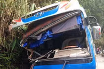 Tin mới nhất vụ xe chở học sinh lao vào vách núi ở Tam Đảo