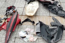 Lạ lùng thanh niên đấm bạn gái tím mặt rồi tháo tung xe Exciter