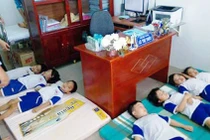 Ngộ độc nghi uống sữa Nutifood: Chất lượng sữa học đường có đáng tin cậy?