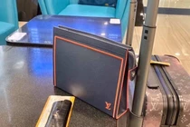 Vietnam Airlines nói gì khách VIP bỏ quên túi LV ở khoang hạng nhất... mất luôn đồ?