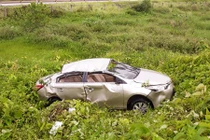 Bí ẩn ô tô móp méo dưới mương nước ở Thái Nguyên