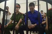 Dâm ô trẻ em, cán bộ ngân hàng nhận kết cục đắng