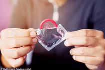 Tháo bao cao su mà không báo bạn gái, cảnh sát nhận kết đắng