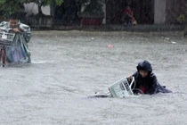 Học sinh lớp 5 bị nước lũ cuốn tử vong