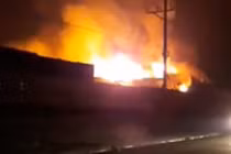 Phú Thọ: Cháy dữ dội ở KCN Thụy Vân từ đêm đến sáng