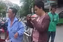 Bảo vệ già bị thanh niên đấm chảy máu miệng ở Hà Nội