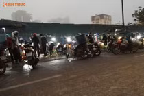 Chủ tịch phường Dịch Vọng Hậu có “trảm” được chợ tạm, không phép?