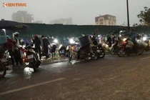 Chủ tịch phường Dịch Vọng Hậu có “trảm” được chợ tạm, không phép?