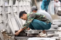 “Mục sở thị” tuyến phố ở Hà Nội đang lát đá vỉa hè