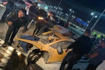 Lamborghini Huracan gặp nạn gãy đôi, tài xế may mắn bị thương nhẹ