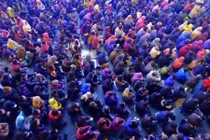 Ảnh: Biển người chen chân tham dự lễ cầu an ở chùa Phúc Khánh