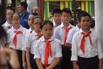 Xúc động cảnh người dân đến viếng Chủ tịch nước từ sớm