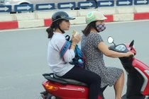 Ảnh: Thí sinh hồi hộp trước thi vào lớp 10 ở Hà Nội