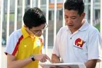 Hình ảnh căng thẳng ngày đầu thi tuyển sinh lớp 10 ở Hà Nội