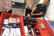 Phi vụ buôn lậu 'khủng': 2.500 smartphone từ Trung Quốc vào Việt Nam