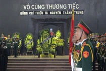 Những giọt nước mắt nghẹn ngào tiễn biệt phi công Nguyễn Thành Trung