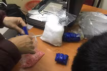 Chuyến hàng 2.200 viên ma túy vừa bị tóm gọn như thế nào?