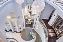 Biệt thự xa hoa của ngôi sao YouTube tai tiếng