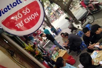 Ảnh: Nhiều điểm xổ số Vietlott vắng khách ngày khai trương ở Hà Nội