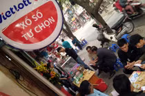 Ảnh: Nhiều điểm xổ số Vietlott vắng khách ngày khai trương ở Hà Nội