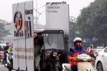 Chùm ảnh: Xe tự chế “máy chém” tái xuất trên đường Hà Nội