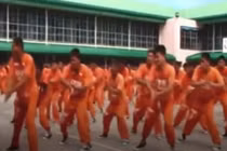 Video: Tròn mắt xem hàng trăm tù nhân Philippines cover vũ đạo 'Sorry Sorry' 