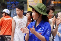 Ảnh: Những bóng hồng tình nguyện xinh như hoa kỳ thi THPT Quốc gia