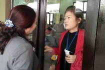 Ảnh: Hành khách mếu máo vì không kịp lên tàu về quê ăn Tết