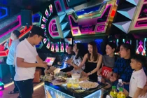 Anh trai Trường Giang chê Nhã Phương hát dở 